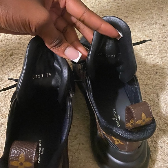 Louis Vuitton Archlight Sneakers Size 39 - Picture 3 of 6